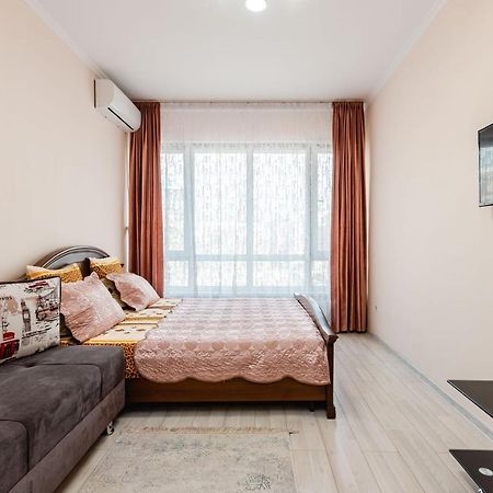 Element, 157 Apartment Almaty Luaran gambar