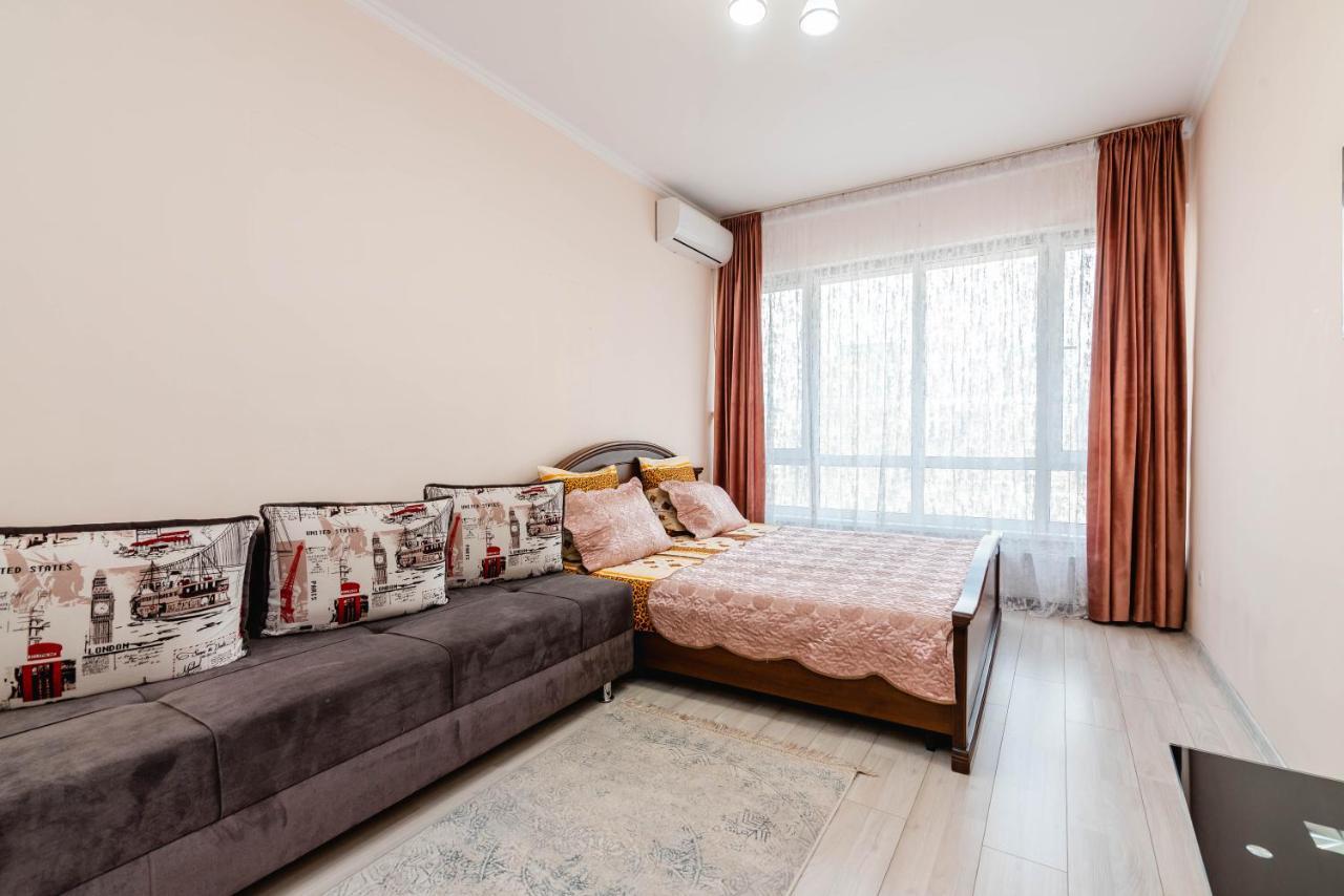 Element, 157 Apartment Almaty Luaran gambar